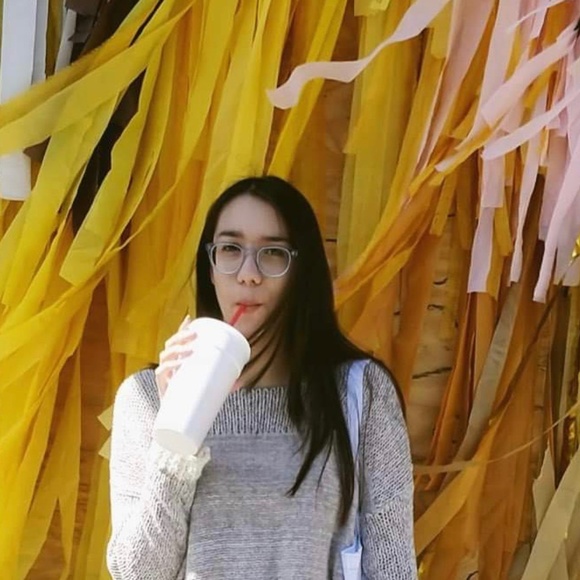 Meet your Posher, Christina - Picture 1 of 1